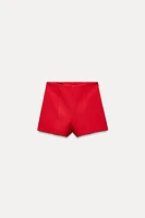 HIGH-WAISTED SEAM SHORTS