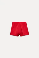 HIGH-WAISTED SEAM SHORTS