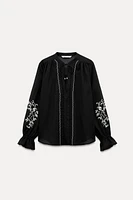 EMBROIDERED SLEEVE SHIRT