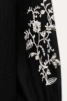 EMBROIDERED SLEEVE SHIRT