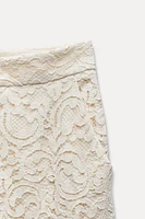 LACE DETAIL CROPPED PANTS