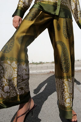 SATIN EFFECT PRINTED PANTS