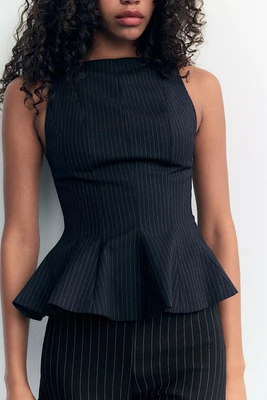 RUFFLED FITTED TOP