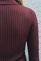 FINE RIBBED KNIT TOP