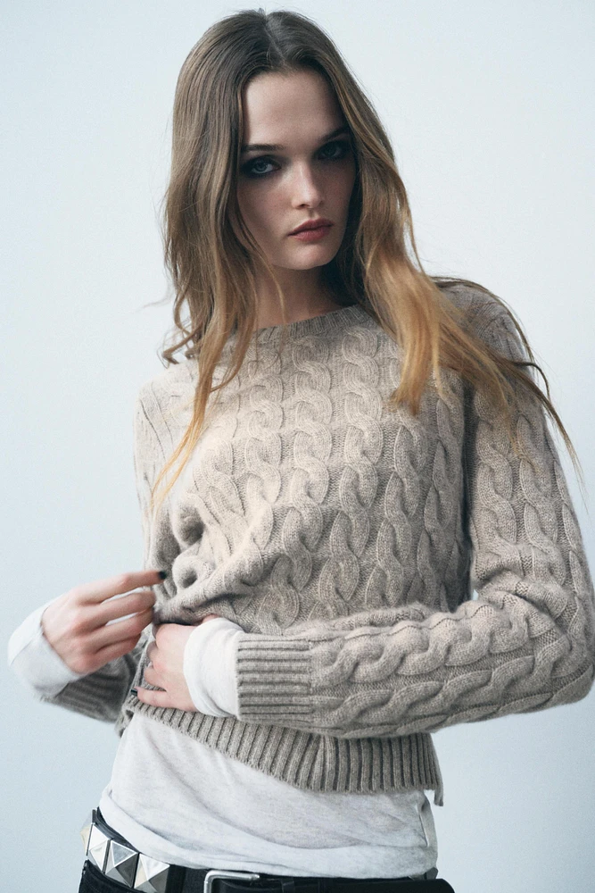 100% CASHMERE CABLE KNIT SWEATER