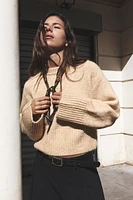 SHORT KNIT SWEATER