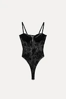 CONTRASTING VELVET LACE BODYSUIT