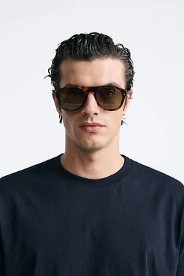 OVAL SUNGLASSES