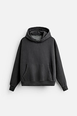 BOXY FIT WASHED SWEATSHIRT