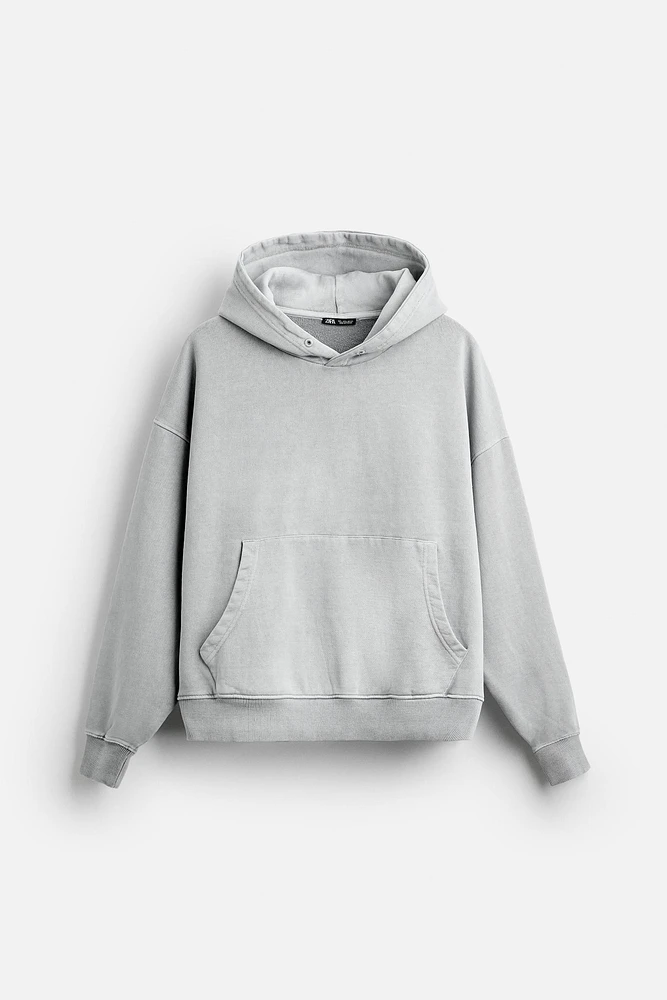 BOXY FIT WASHED SWEATSHIRT