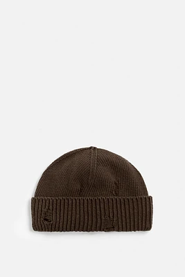 RIPPED EFFECT KNIT HAT