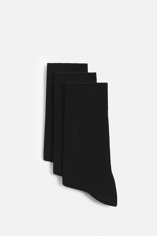 3-PACK OF MATCHING SOCKS