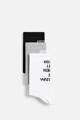 3-PACK OF TEXT SOCKS