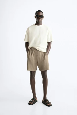 TEXTURED WEAVE SHORTS WITH MESH