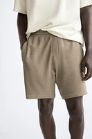 TEXTURED WEAVE SHORTS WITH MESH