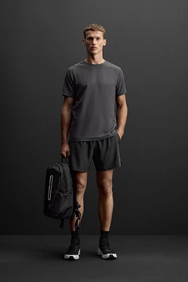 LIGHTWEIGHT TRAINING T-SHIRT