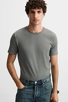 BASIC SLIM FIT T-SHIRT