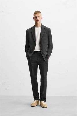 TEXTURED SUIT JACKET