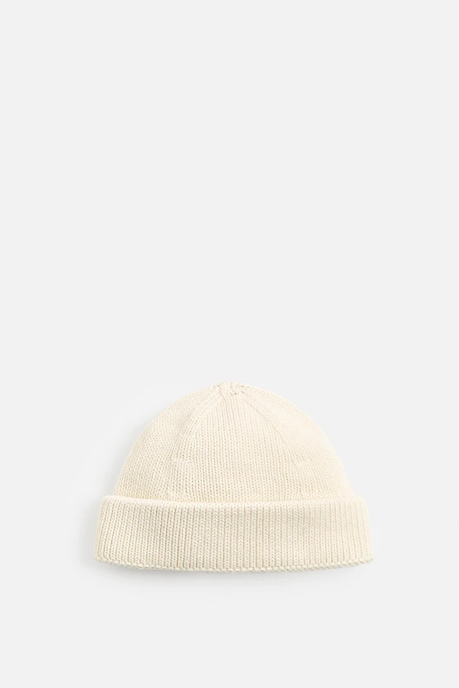 SHORT KNIT HAT