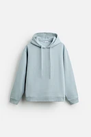 TEXTURED HOODED SWEATSHIRT