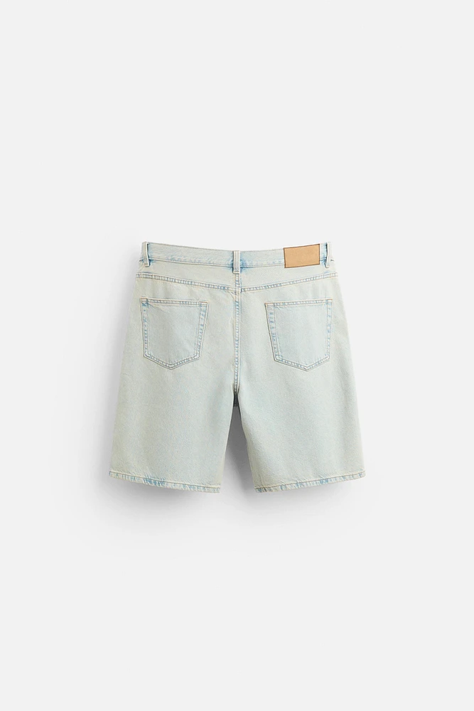 STRAIGHT FIT DENIM SHORTS