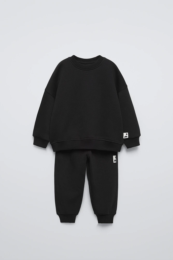 LABEL SWEATSHIRT AND JOGGERS MATCHING SET