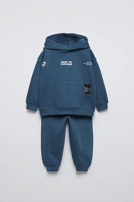 LABEL TEXT JOGGING SWEATSHIRT AND PANTS MATCHING SET