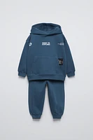 LABEL TEXT JOGGING SWEATSHIRT AND PANTS MATCHING SET