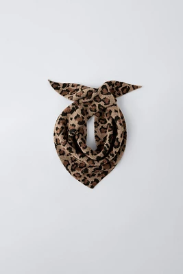 ANIMAL PRINT KNIT KERCHIEF