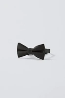 STRUCTURED SATIN EFFECT BOW TIE