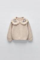 EMBROIDERED COLLAR KNIT SWEATER