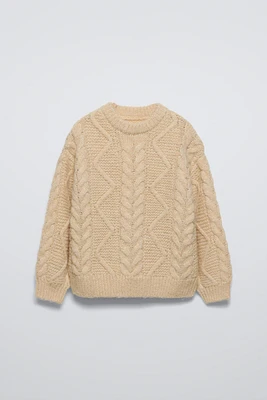 CABLE KNIT SWEATER