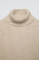 WOOL AND CASHMERE BLEND TURTLENECK SWEATER