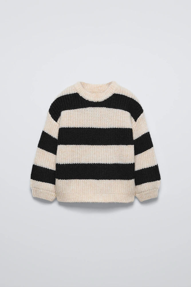 KNIT SWEATER