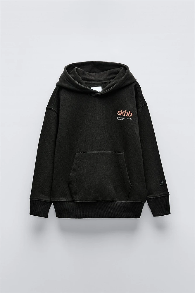 EMBROIDERED HOODED SWEATSHIRT