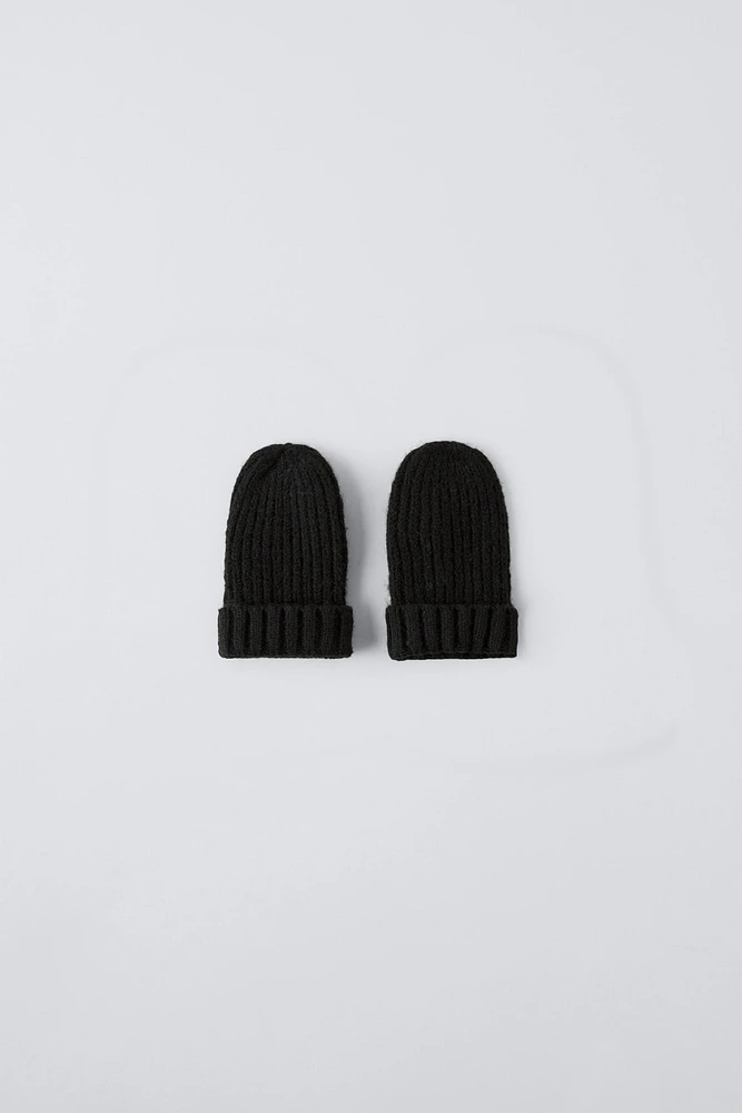 PLAIN KNIT MITTENS