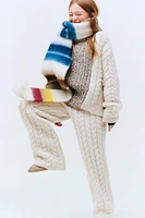 KNIT TURTLENECK SWEATER