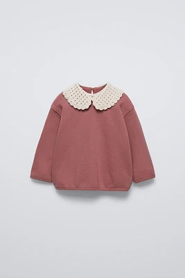 CROCHET COLLAR SWEATSHIRT