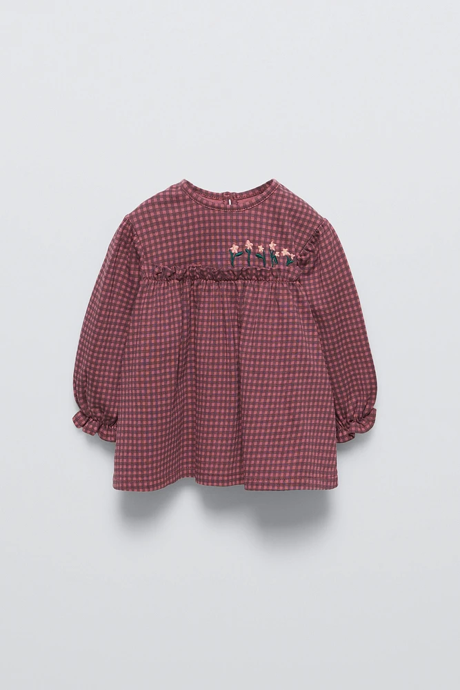 GINGHAM TOP WITH FLORAL EMBROIDERY