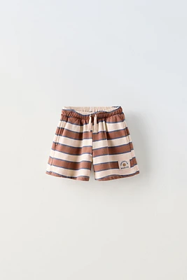 LABEL DETAIL STRIPED SHORTS