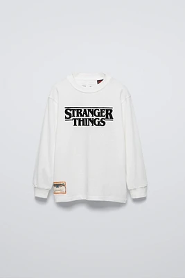 STRANGER THINGS ™/ © NETFLIX FLOCK T-SHIRT