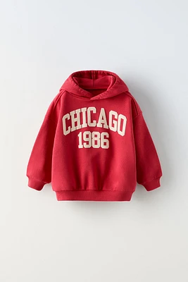 TEXT PRINT HOODED SWEATSHIRT