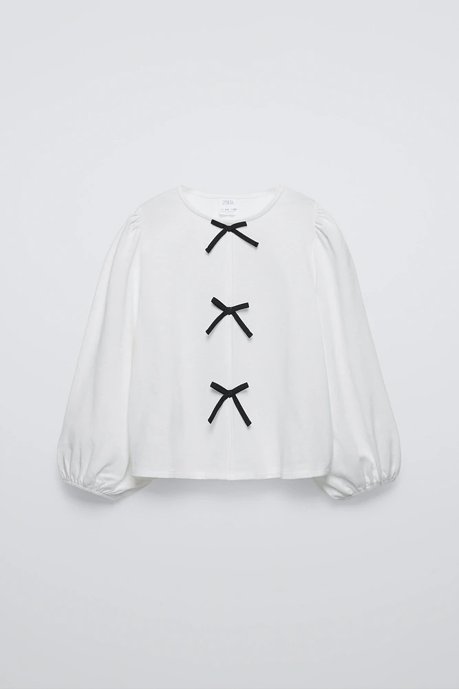 SHIRT WITH BOW APPLIQUE