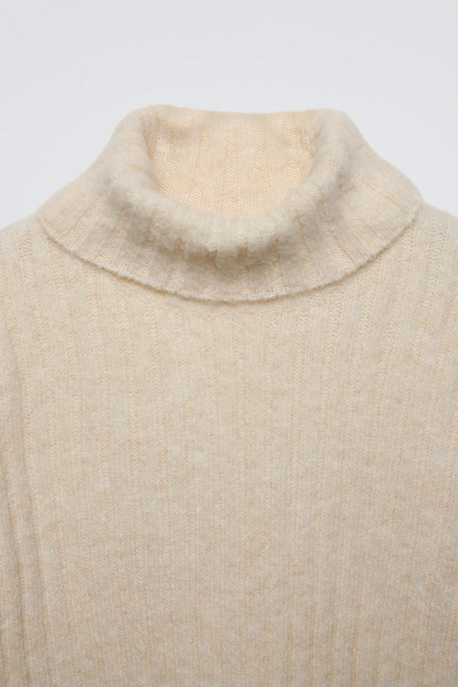 SOFT FEEL RIB SWEATER