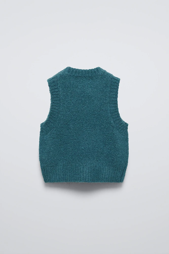 KNIT VEST