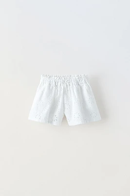 FLORAL EMBROIDERY SHORTS