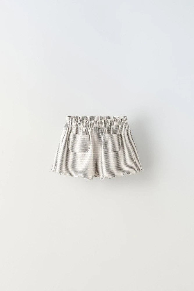 RUFFLY STRIPED SHORTS