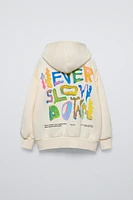 TEXT PRINT HOODED SWEATSHIRT