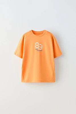 SPORTY T-SHIRT WITH TEXTURED NUMBERS