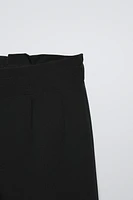 STRAIGHT CUT PLEATED PANTS